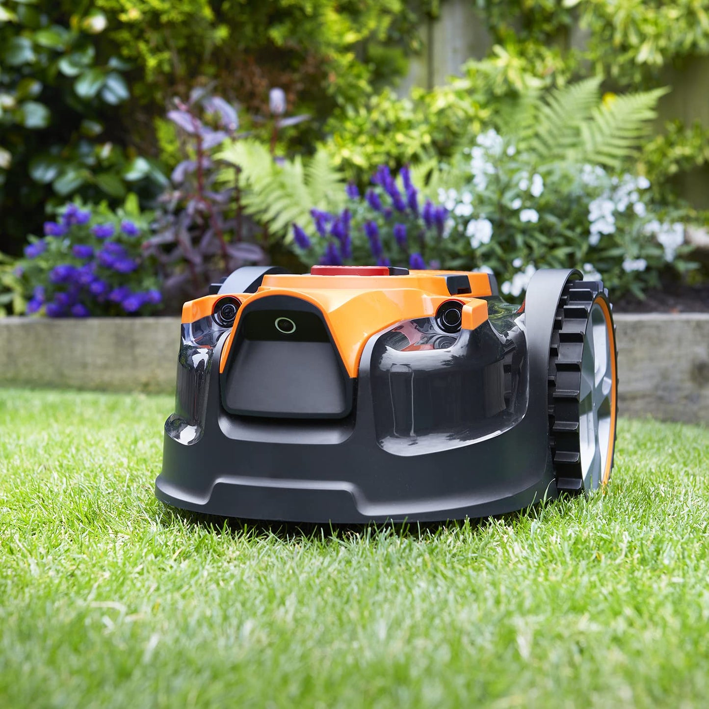 LawnMaster OcuMow 16 Vision Robot Lawnmower with Battery & Charger, 150m2